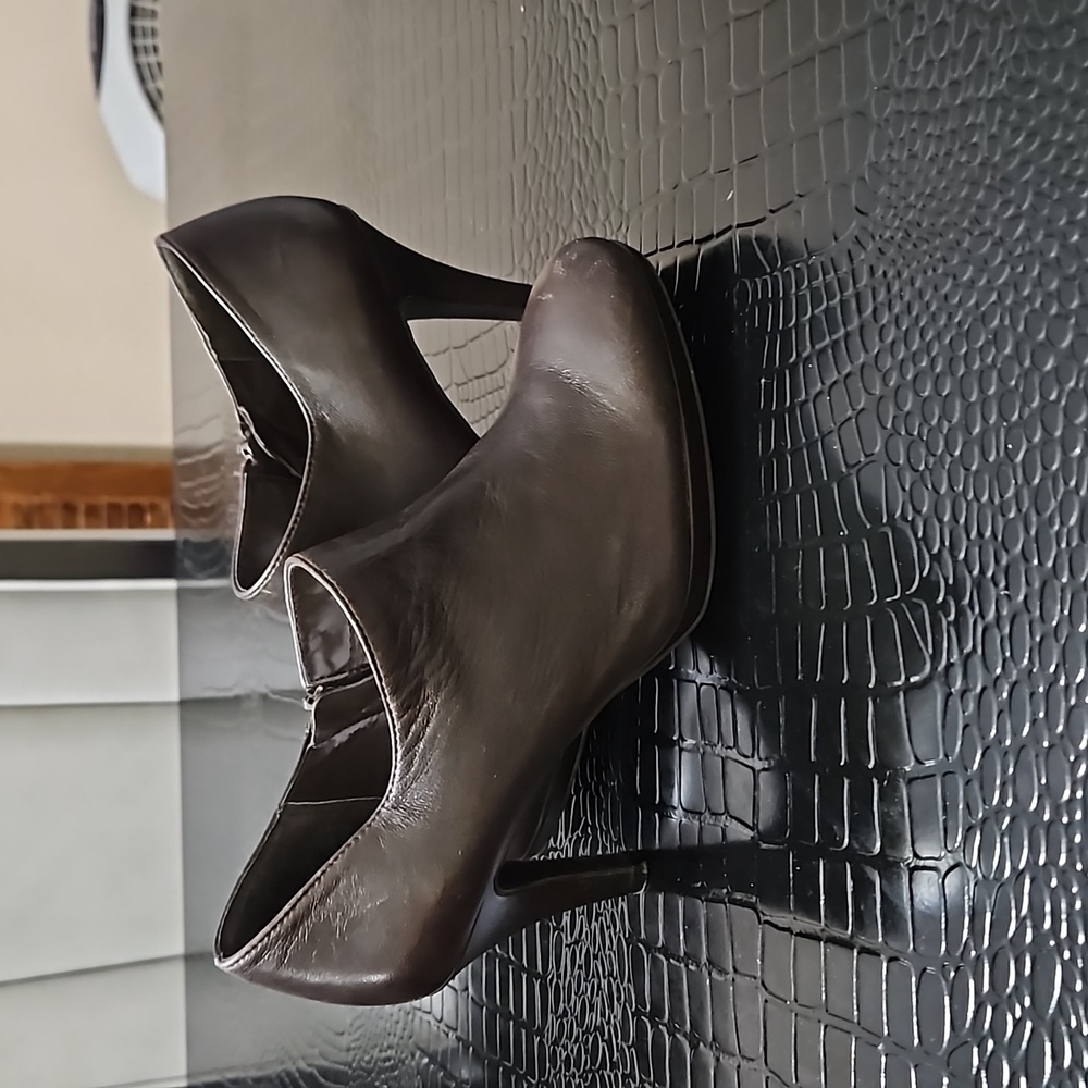 Brown womens heals